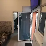 Lejlighed Caronda House *